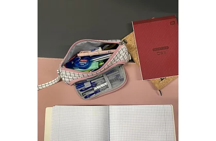 Etui școlar - penar cu carouri