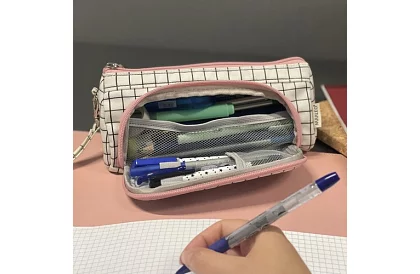 Etui școlar - penar cu carouri