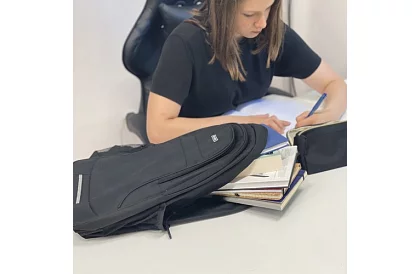 Rucsac cu o capacitate de 45 de litri – negru