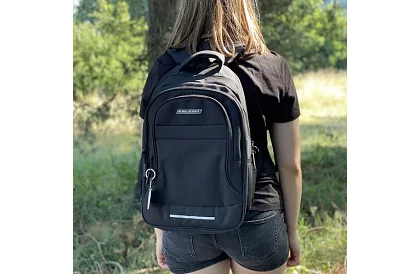 Rucsac cu o capacitate de 22 litri – negru