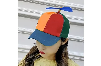 Căciulă de baseball colorată cu elice