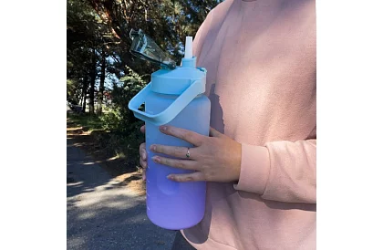 Sticlă mare de apă motivațională 2000 ml