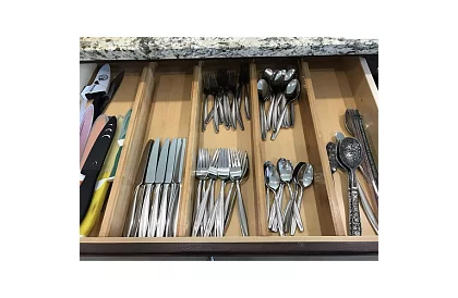 Organizatoare ajustabile pentru sertare — set de 4 bucăți