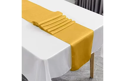 Culoar de satin auriu – șerpa pentru masă 900 × 36 cm