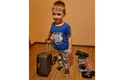 Atelier pentru copii masă cu unelte și valiză