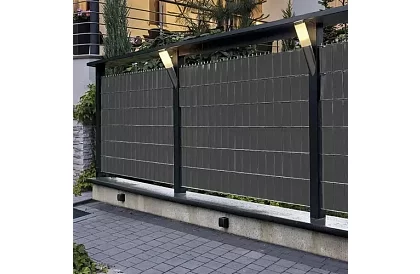 Bandă de umbrire pentru gard antracit – panou 450 g/m2 + cleme