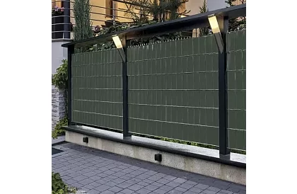 Bandă de umbrire pentru gard verde – panou 450 g/m2 + cleme