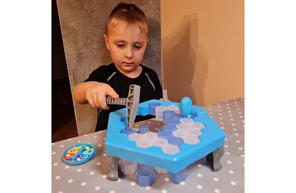 Jocul distractiv - salvează pinguinul