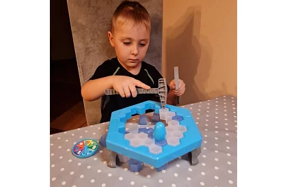 Jocul distractiv - salvează pinguinul