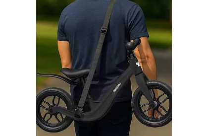 Bicicletă ușoară pentru copii neagră – roți de 12" + curea de umăr