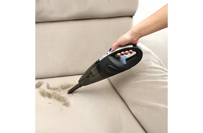 Aspirator manual fără fir pentru mașină