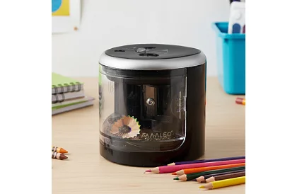 Ascuțitoare electrică cu două orificii și rezervor