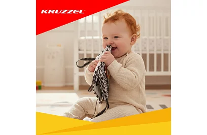 Carte senzorială - jucărie cu contrast pentru bebeluși 0+