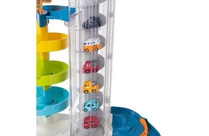 Clădire de parcare cu pistă și lift electric