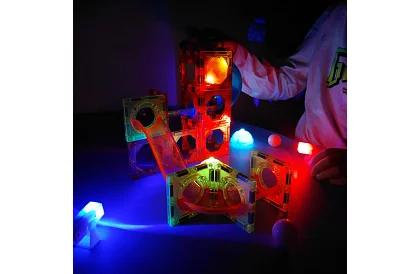 Set de construcție magnetică educațională 3D – pistă cu bile 110 piese