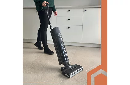 Aspirator vertical multifuncțional AKU Lixo – aspiră și șterge într-o singură mișcare