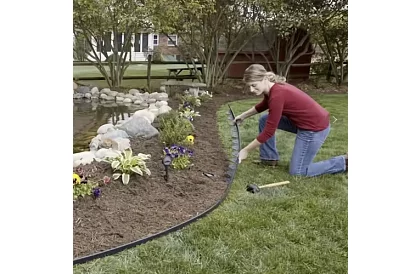 Bordură invizibilă 4 cm x 10 m - Margine de grădină neagră + 20 de țăruși