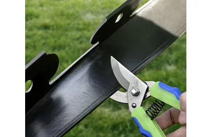 Bordură invizibilă 6 cm x 10 m - Margine de grădină neagră + 20 de țăruși