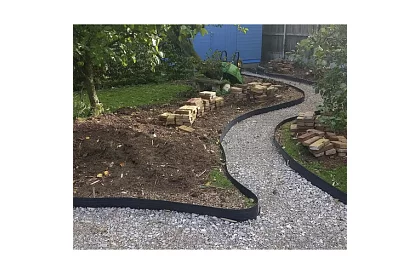 Bordură invizibilă 6 cm x 10 m - Margine de grădină neagră + 20 de țăruși