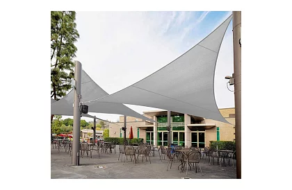 Plasă de umbrire triunghiulară 4 × 4 × 4 m – gri