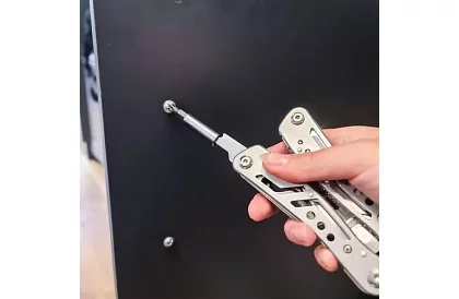 Clește multifuncțional – unealtă 13 în 1 + 11 biți