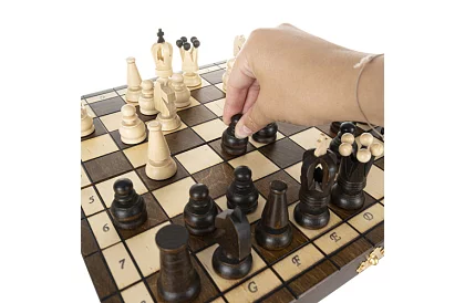 Șahuri din lemn de arțar – o clasă elegantă în valiză