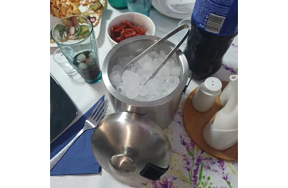 Recipient de gheață 1,3 litri – găleată cu capac și clești