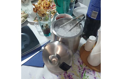 Recipient de gheață 1,3 litri – găleată cu capac și clești