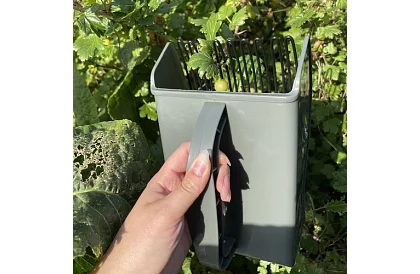 Pieptene pentru afine – culegător manual de fructe