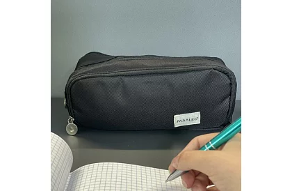 Etui școlar – penar negru cu trei compartimente