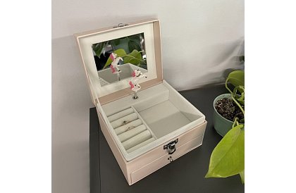 Cutie box pentru fetițe cu cutie muzicală și unicorn