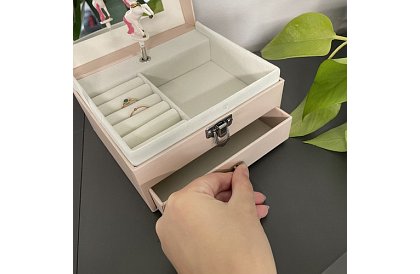 Cutie box pentru fetițe cu cutie muzicală și unicorn