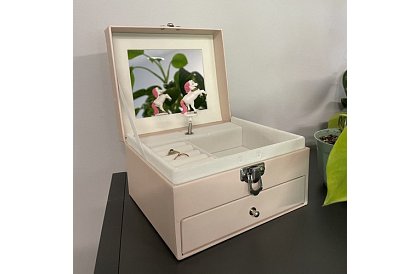 Cutie box pentru fetițe cu cutie muzicală și unicorn