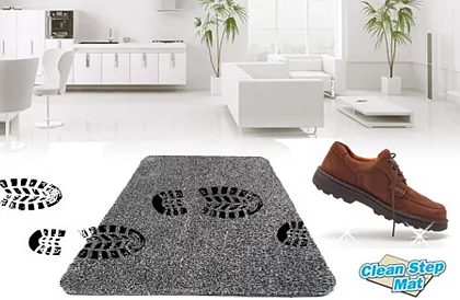 Covoraş Clean Step Mat - Vă curăţă perfect toată mizeria de pe încălţăminte.