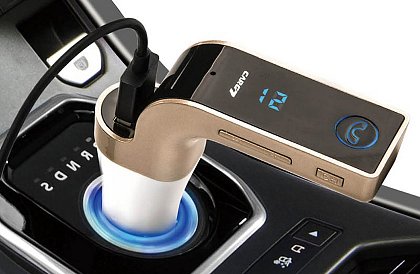 Bluetooth FM Transmitter, pentru USB şi carduri SD