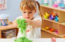Nisip cinetic lichid 2000 g - cutie din plastic, forme și groapă de nisip gonflabilă