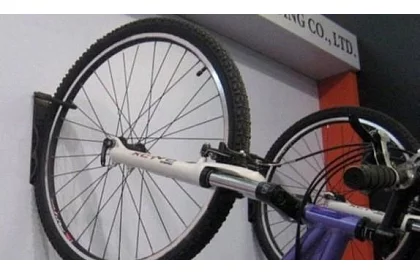 Cârlig pentru agățarea bicicletei pe perete