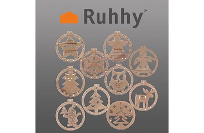 Decorațiuni de Crăciun din lemn – set de 10 bucăți cu sfoară