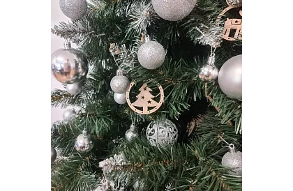 Decorațiuni de Crăciun din lemn – set de 10 bucăți cu sfoară