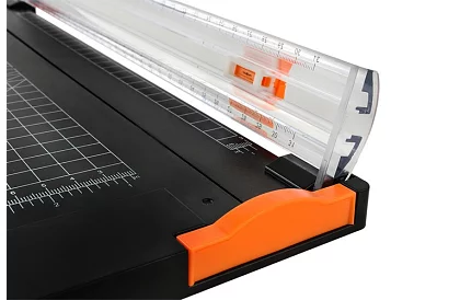 Tăietor de hârtie – guillotină/trimmer