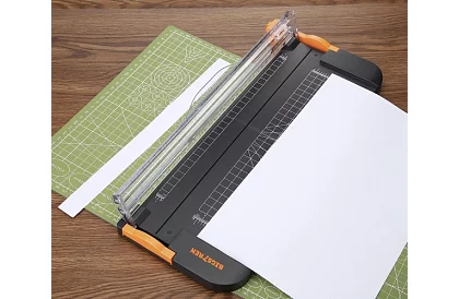 Tăietor de hârtie – guillotină/trimmer