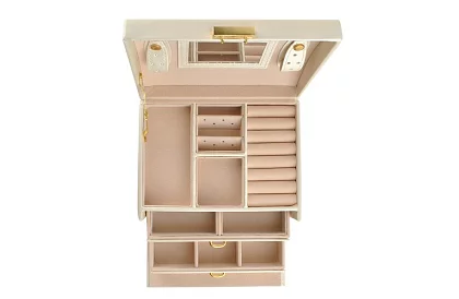 Cutie elegantă pentru bijuterii – bej cu lacăt și suprafață de satin