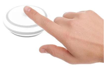 Lampa LED cu senzor de mișcare și senzor de crepuscul