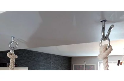 Leagăna din lemn pentru copii – gri