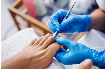 Set de unelte pentru unghii încarnate + cutie cadou