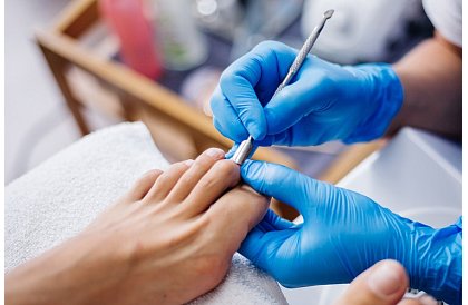 Set de unelte pentru unghii încarnate + cutie cadou