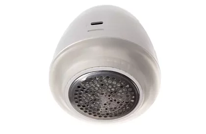 Dispozitiv pentru îndepărtarea scamelor de pe îmbrăcăminte