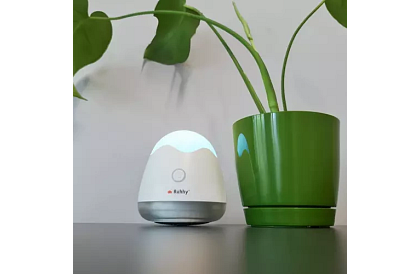 Dispozitiv pentru îndepărtarea scamelor de pe îmbrăcăminte