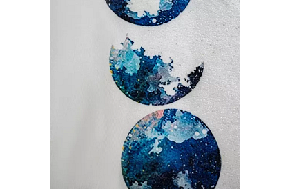 Dispozitiv pentru îndepărtarea scamelor de pe îmbrăcăminte