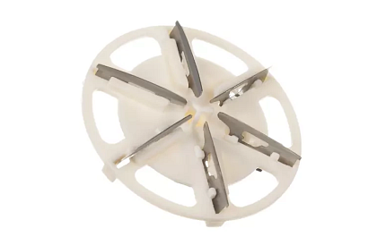 Dispozitiv pentru îndepărtarea scamelor de pe îmbrăcăminte